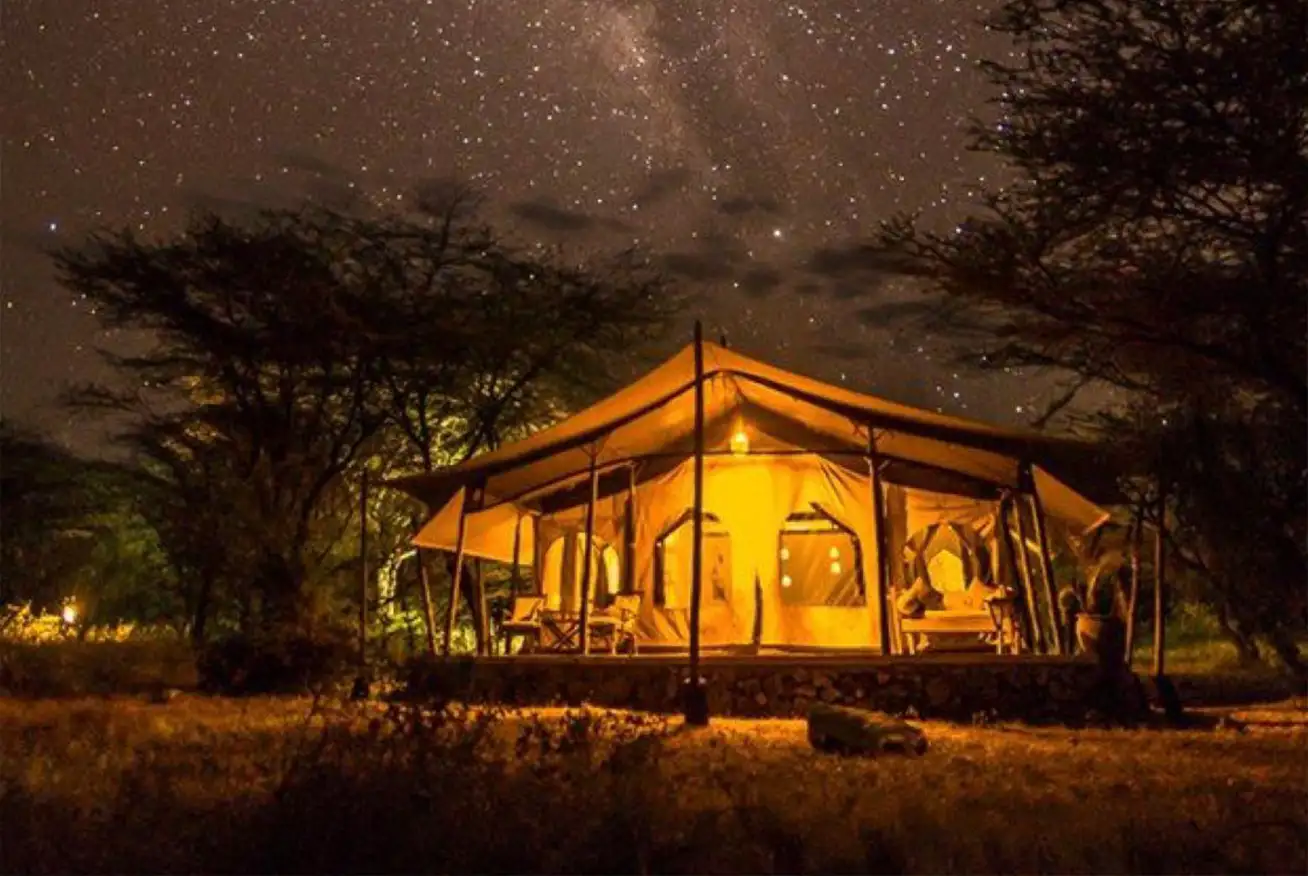 Noite em tenda de luxo